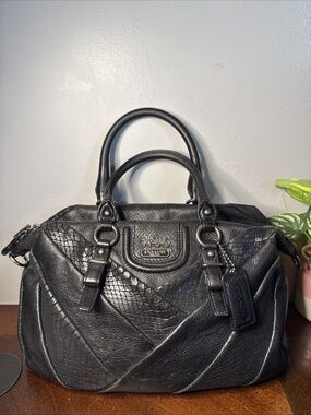 Authentic Coach Madison Diagonal Black Leather Satchel Purse w/ Red Satin Lining